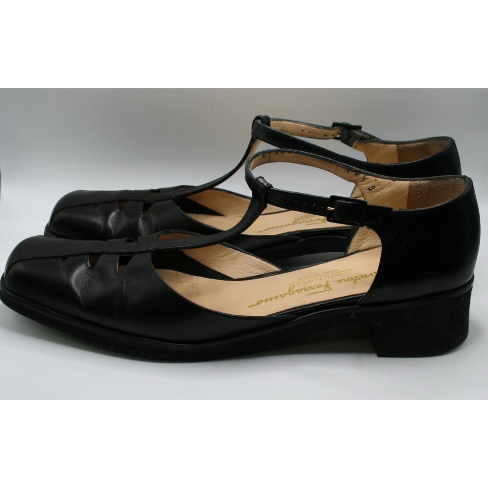 Salvatore Ferragamo Black Leather T-Strap Flats/Sandals, Cutout Design Size 8.5 - Picture 7 of 10